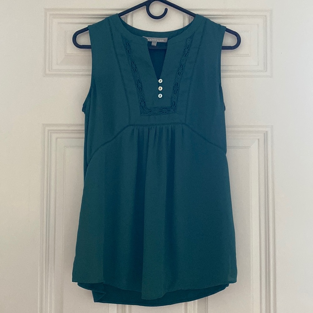 Danielrainn Maternity sleeveless shirt